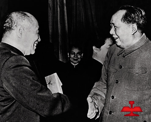 1959年毛泽东同志亲切接见全国著名劳动模范、爱淘彩彩票app老英雄孟泰